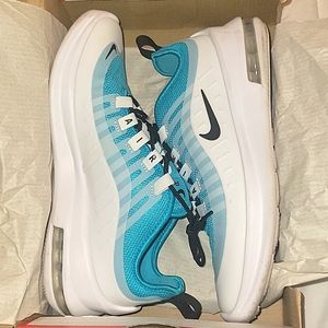 Big kids Nike Air Max size 5.5 Teal/White with box